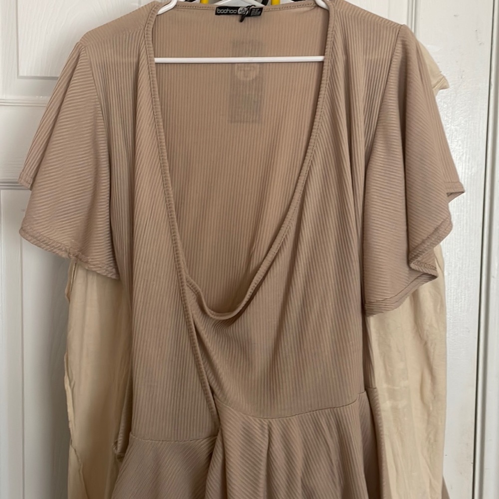 Boohoo crossover blouse peplum